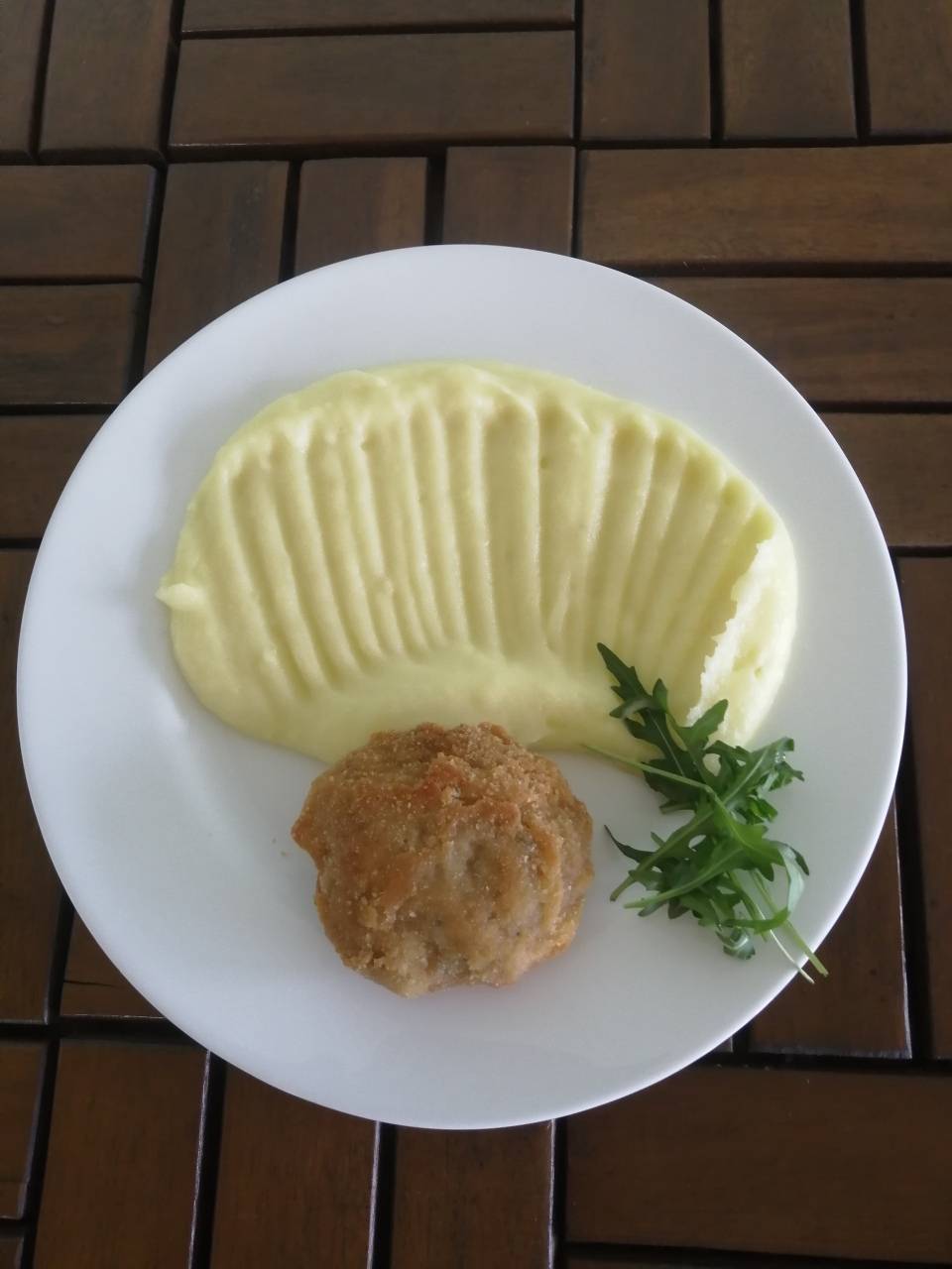 smažený karbenátek, brambory
