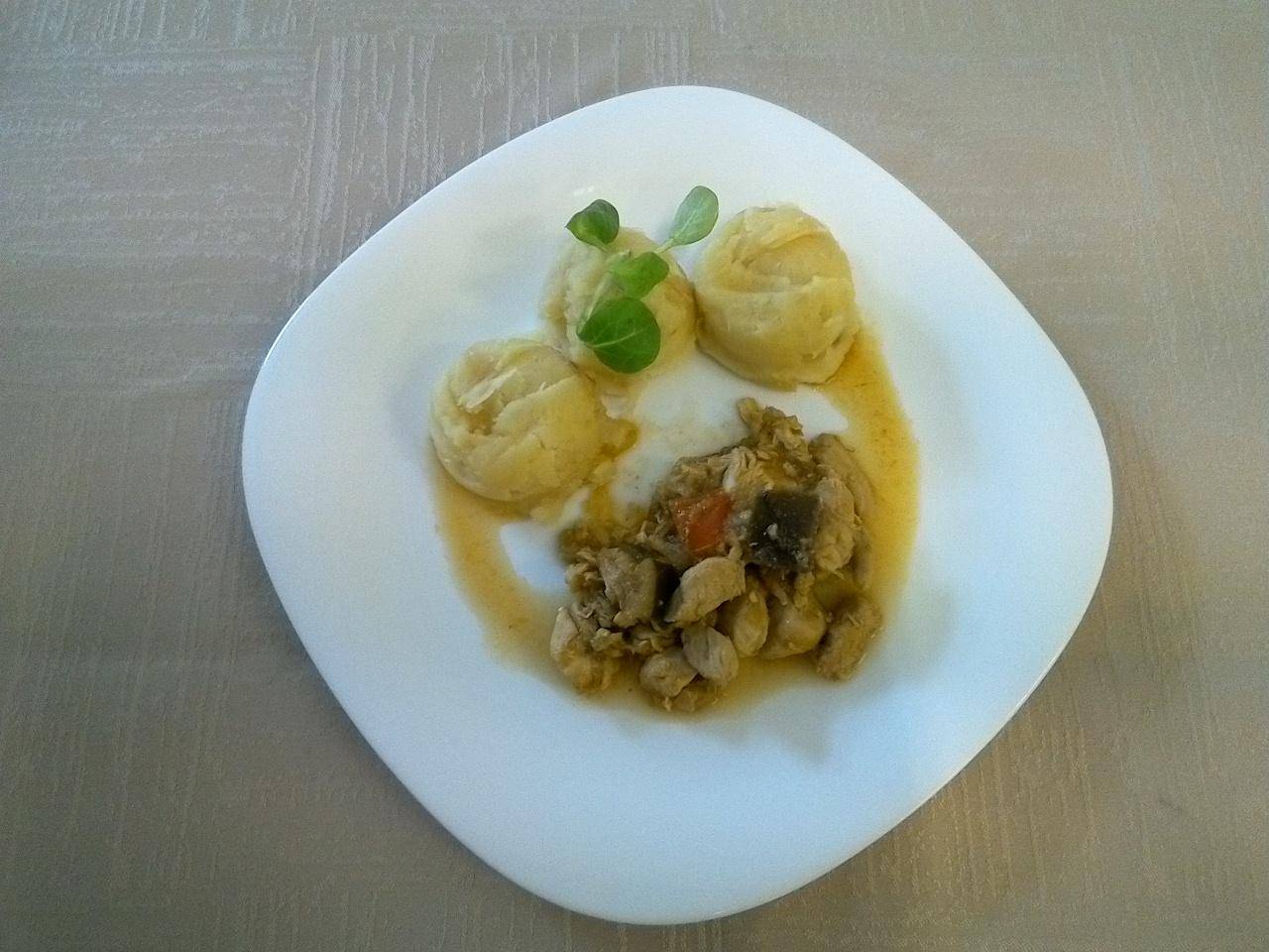 kuřecí směs Ratatouille, jasmínová rýže