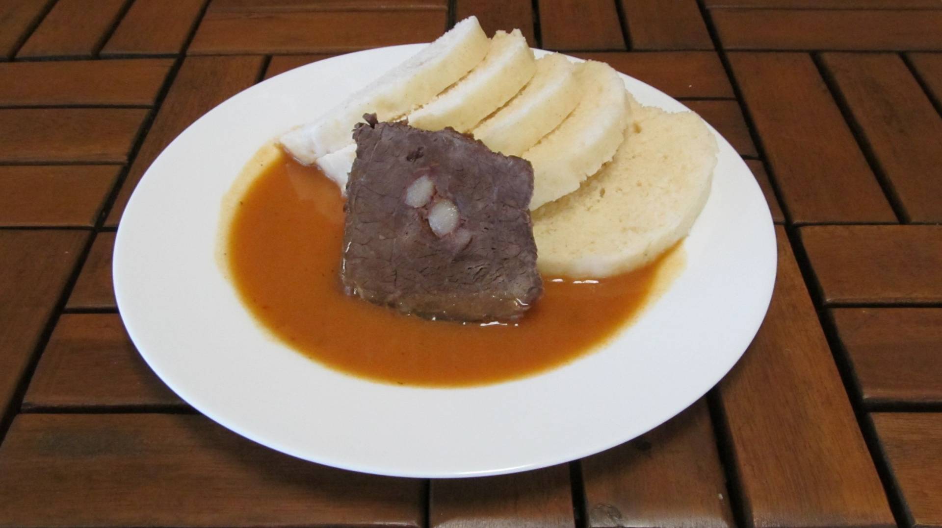 hovězí na divoko